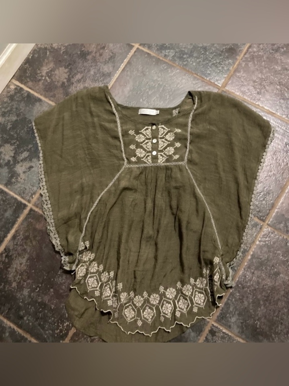 Solitaire by Ravi Khosla Boho Olive Green Top. Women’s Size XXL